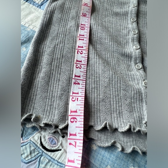 Gap Womens Grey Cropped Button Up Short Sleeve Ruffle Trim Knit Crop Top - Picture 6 of 6
